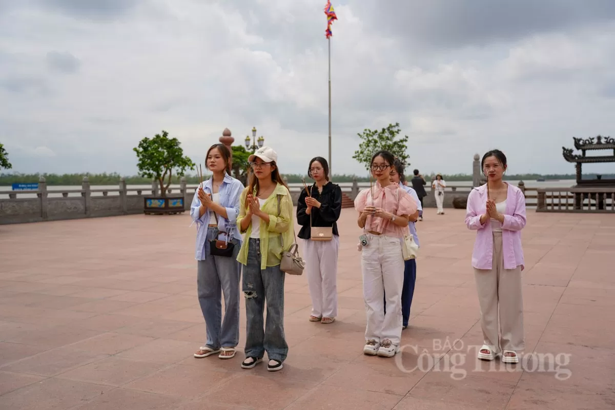 Bạch Đằng Giang tái hiện 3 trận thủy chiến lừng danh Bạch Đằng Giang tái hiện 3 trận thủy chiến lừng danh
