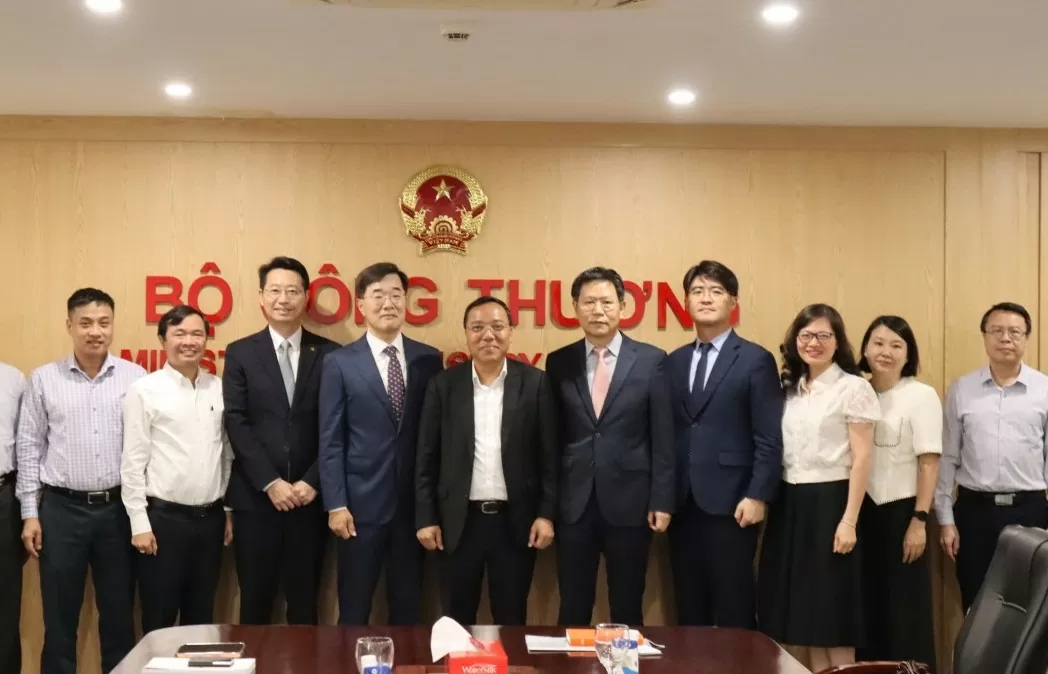 Thứ trưởng Nguyễn Hoàng Long làm việc với Hanwha Energy về dự án điện khí LNG