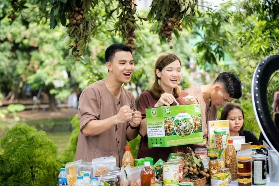 Một buổi livestream quảng bá, bán sản phẩm nông sản