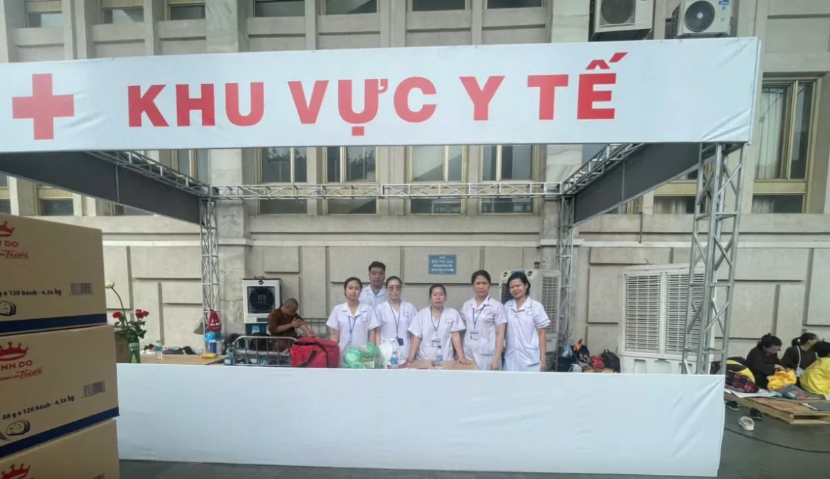 Các tổ y tế cấp cứu hỗ trợ y tế cho 97 trường hợp, không có các trường hợp nặng, chủ yếu là hạ đường huyết, say nóng nắng.