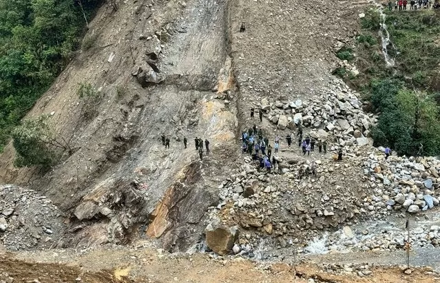 Lai Châu: Xảy ra vụ sạt lở đất nghiêm trọng, 5 người mất tích