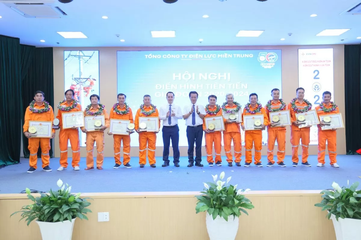 EVNCPC vinh danh các điển hình tiên tiến giai đoạn 2020 –2024 EVNCPC vinh danh các điển hình tiên tiến giai đoạn 2020 –2024