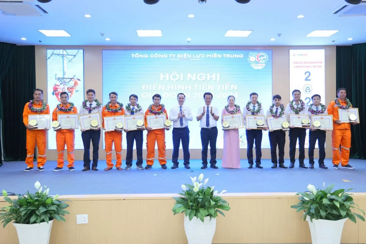 EVNCPC vinh danh các điển hình tiên tiến giai đoạn 2020 –2024 EVNCPC vinh danh các điển hình tiên tiến giai đoạn 2020 –2024