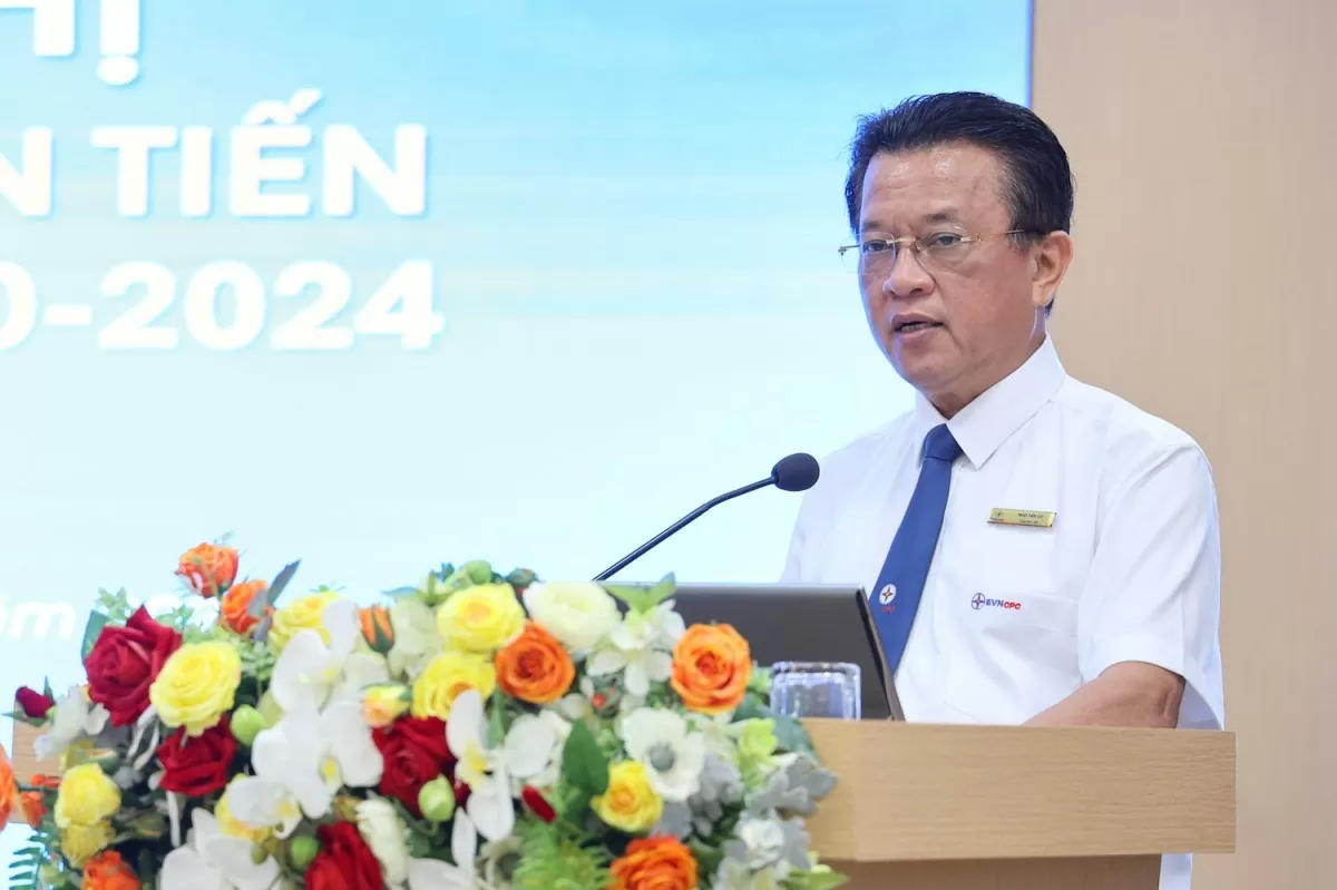 Tổng giám đốc EVNCPC Ngô Tấn Cư phát biểu tiếp thu tại Hội nghị Tổng giám đốc EVNCPC Ngô Tấn Cư phát biểu tiếp thu tại Hội nghị