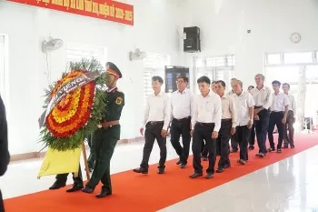 nguoi dan que nha pho khanh quang ngai tien biet nguyen chu tich nuoc tran duc luong