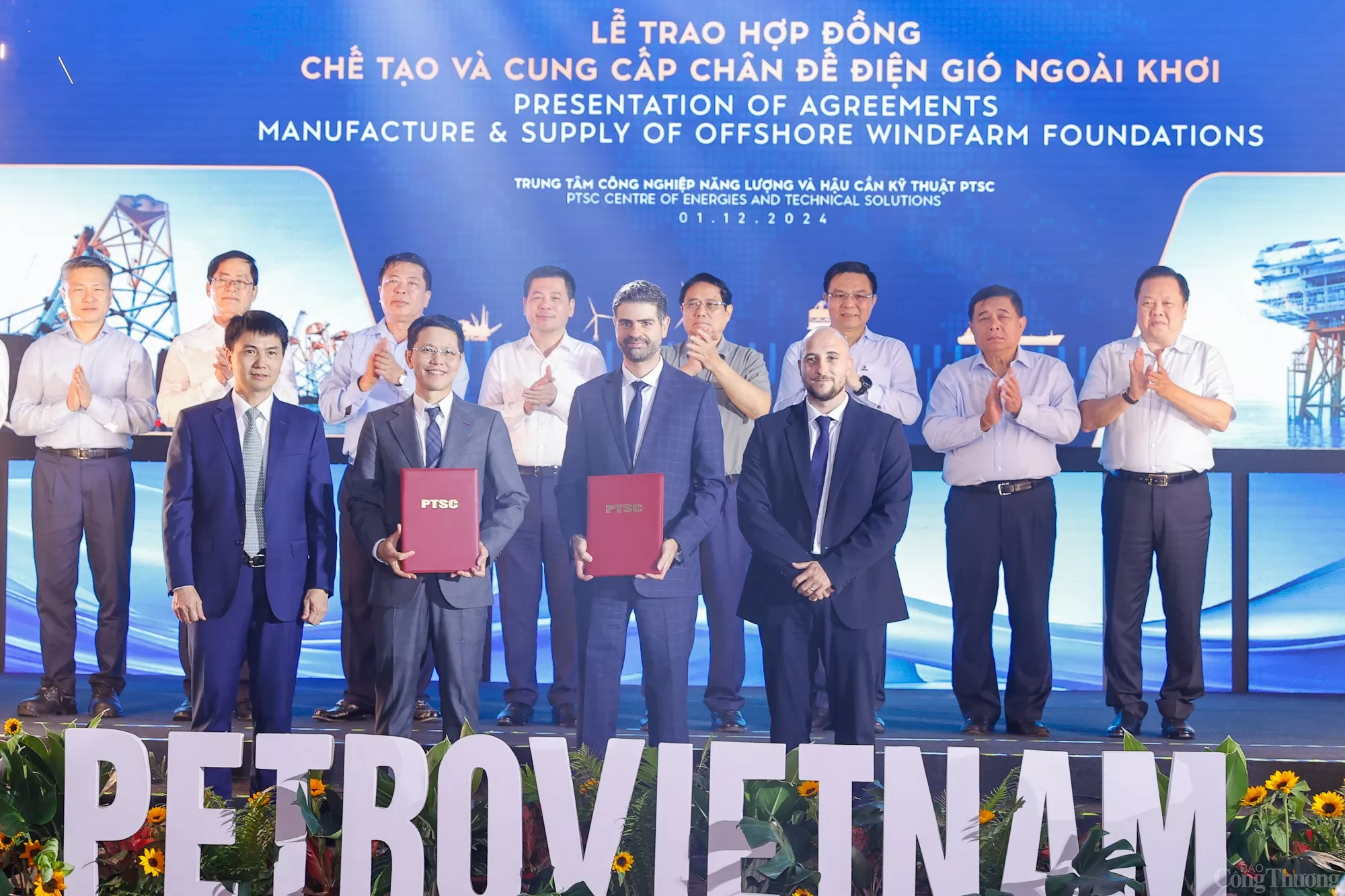 Từ toà tháp đôi Petronas Malaysia nghĩ về quốc huy năng lượngViệtNam