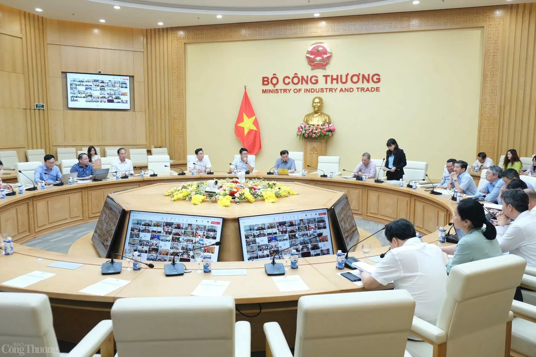Quang cảnh hội nghị.