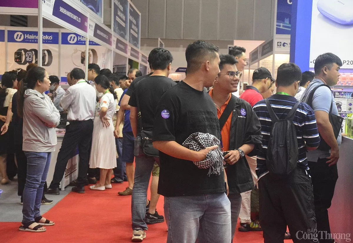 Triển lãm IEAE 2025 thu hút hàng nghìn người tham dự