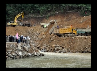 Khởi công, ngăn sông công trình thủy điện ĐakĐrinh