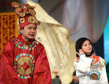 Táo Dân sinh và Táo Văn-Thể báo cáo cùng Ngọc hoàng và Nam Tào