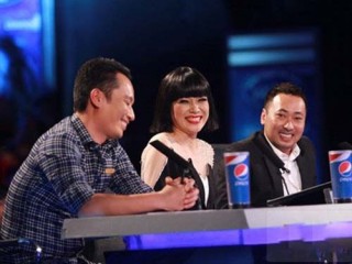 Vietnam Idol: MC, BGK &quot;định hướng&quot; khán giả nhắn tin bình chọn?