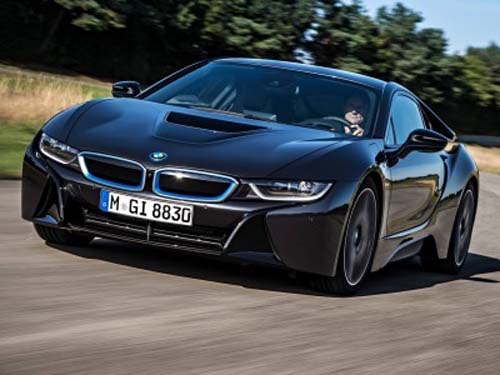 BMW i8 “cháy hàng”