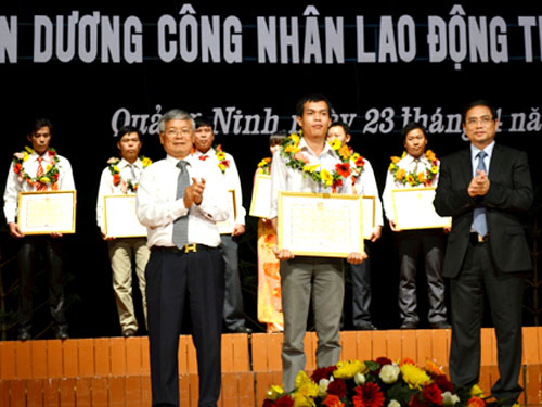 Quảng Ninh: Phát động tháng công nhân năm 2013