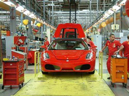 Sản xuất ít xe hơn, nhân viên Ferrari được thưởng đậm