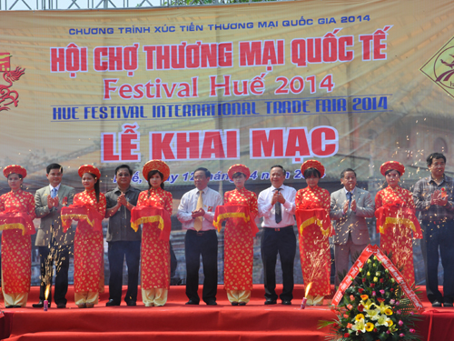 Khai mạc Hội chợ Thương mại quốc tế Festival Huế 2014