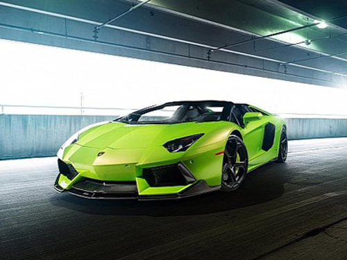 Lamborghini Aventador Roadster màu lạ