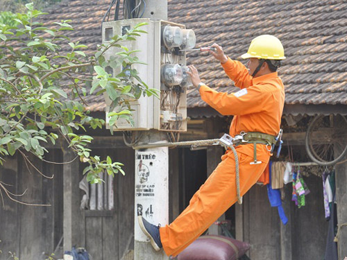 Trăn trở cấp điện cho các hộ dân di cư tự do