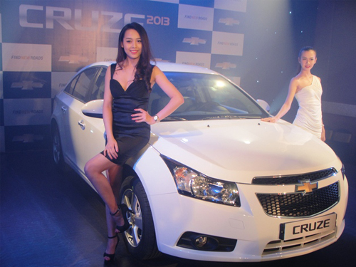 Chevrolet Cruze 1.8AT 2013 có giá 649 triệu tại VN