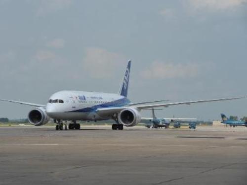 Siêu máy bay Boeing 787 lần đầu tiên đến Việt Nam