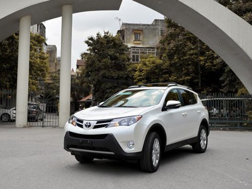 Toyota RAV4 thế hệ mới đầu tiên về Hà Nội