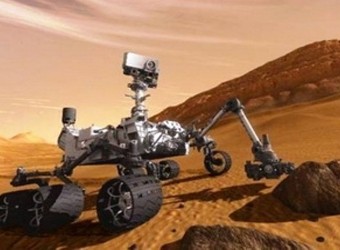 Tàu thăm dò Curiosity nghiên cứu mẫu đá đầu tiên