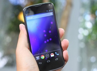 Smartphone “bom tấn” Nexus 4 đầu tiên về Việt Nam