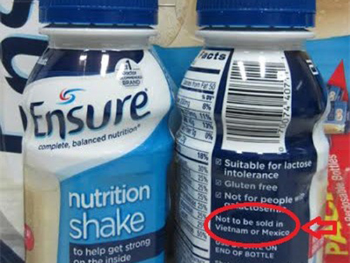 Các chai sữa ghi rõ "Không được bán tại Việt Nam hoặc Mexico" nhưng vẫn được bán tràn lan.