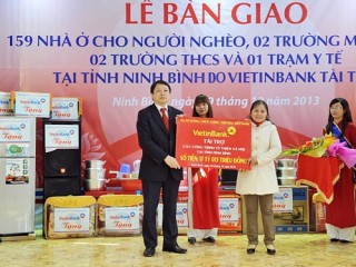 VietinBank trao tặng công trình an sinh xã hội cho tỉnh Ninh Bình