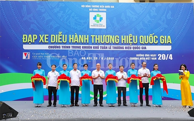 dap xe dieu hanh thuong hieu quoc gia lan toa gia tri thuong hieu viet