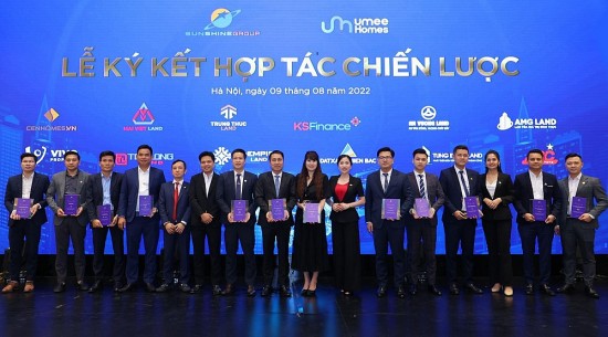 Sunshine Group và Umee Homes ký kết hợp tác với 12 đại lý chiến lược