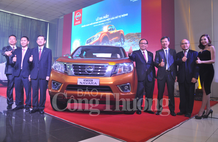 Nissan ra mắt phiên bản mới NP300 Navara giá 649 triệu