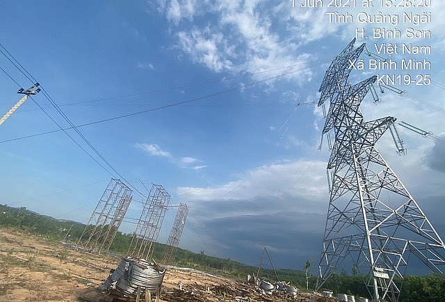 Đường dây 500kV mạch 3 đoạn Dốc Sỏi – Pleiku 2 trên đường về đích