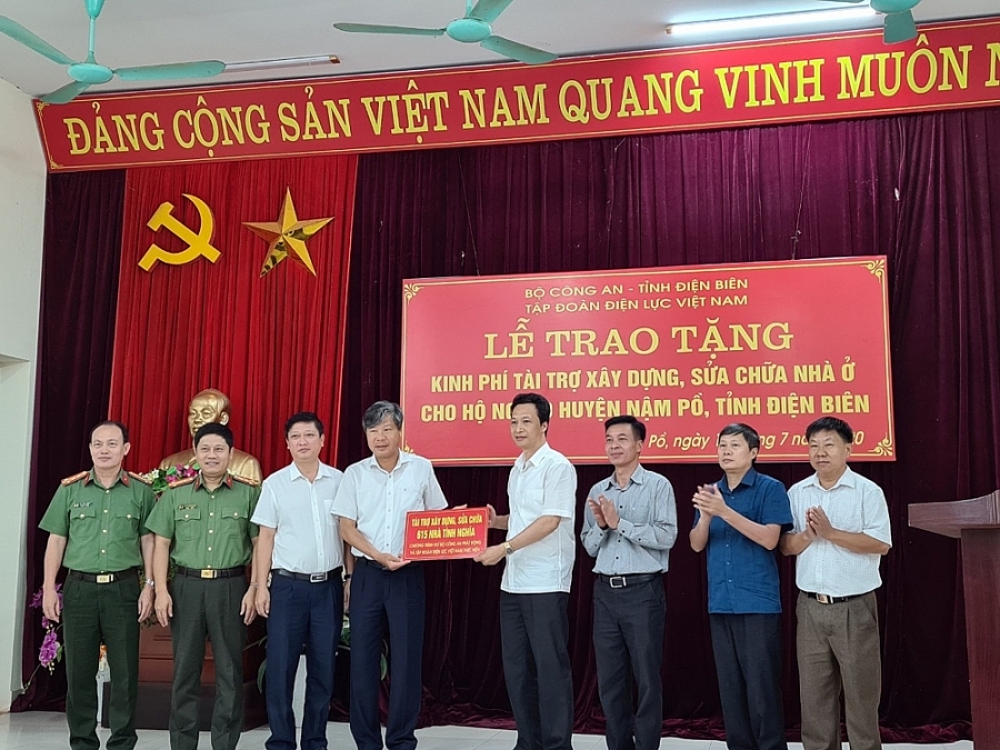 Trang mới của đồng bào dân tộc biên giới Nậm Pồ