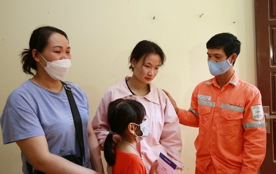 tong giam doc evn gui thu khen nhan vien dien luc sapa trong vu hoa hoan