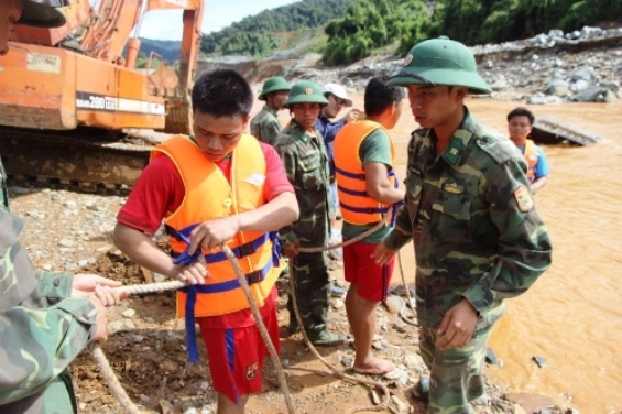 Thủy điện Sông Bung 2: Tiếp tục tìm kiếm người bị nạn, hỗ trợ gia đình bị thiệt hại