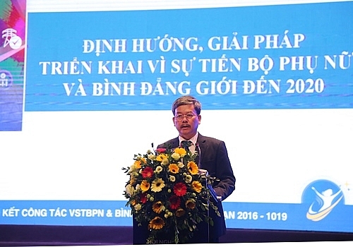 evnnpc luon quan tam den binh dang gioi va su tien bo cua phu nu