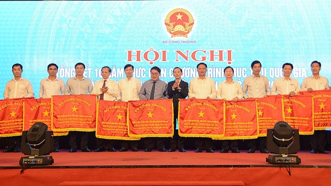 evn hoan thanh xuat sac nhiem vu tieu chi dien nong thon moi