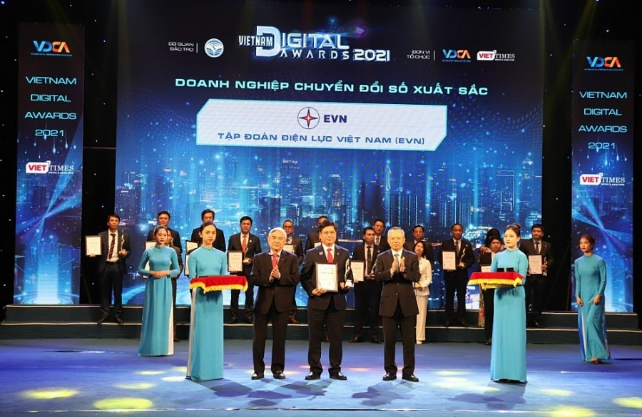 Lần thứ 3 liên tiếp EVN được vinh danh là Doanh nghiệp chuyển đổi số xuất sắc