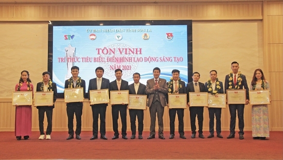 son la ton vinh 58 tri thuc tieu bieu dien hinh lao dong sang tao