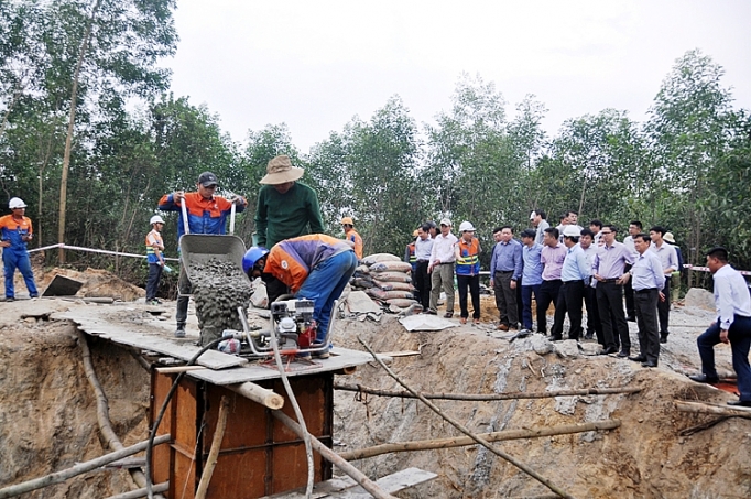 Thi công cụm dự án đường dây 500kV mạch 3: Đảm bảo an toàn, đúng tiến độ