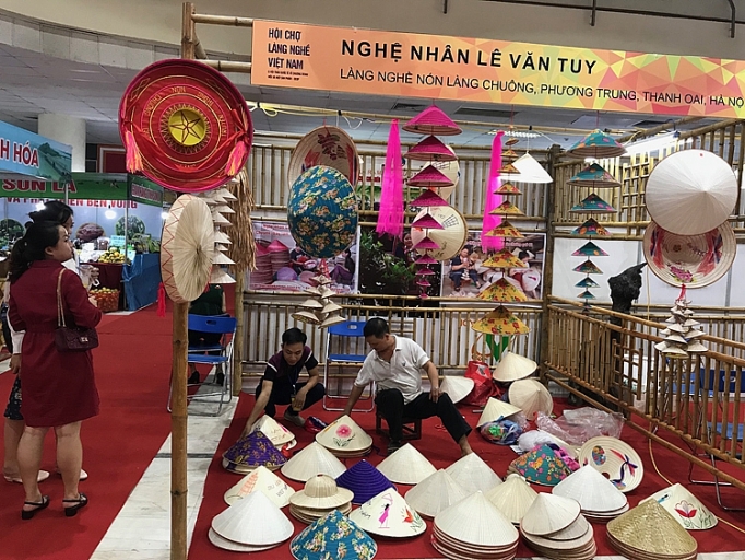 hanoi gift show 2019 dua hang thu cong my nghe vuon ra bien lon