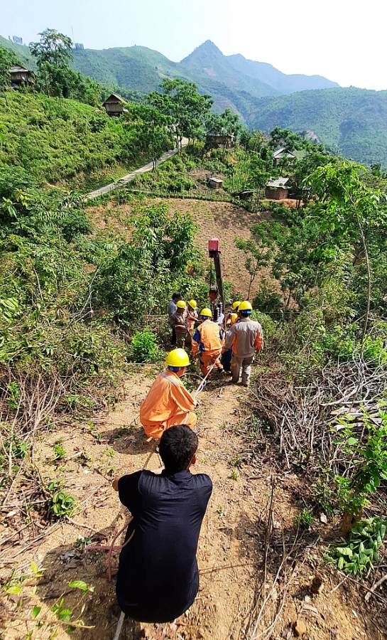 Đưa điện lưới về vùng sâu, vùng xa tỉnh Nghệ An: Vẫn là câu chuyện thiếu vốn