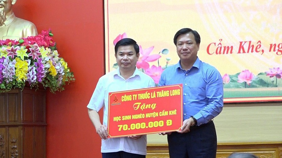 Công ty thuốc lá Thăng Long: Mang yêu thương đến với học sinh nghèo hiếu học tại Phú Thọ