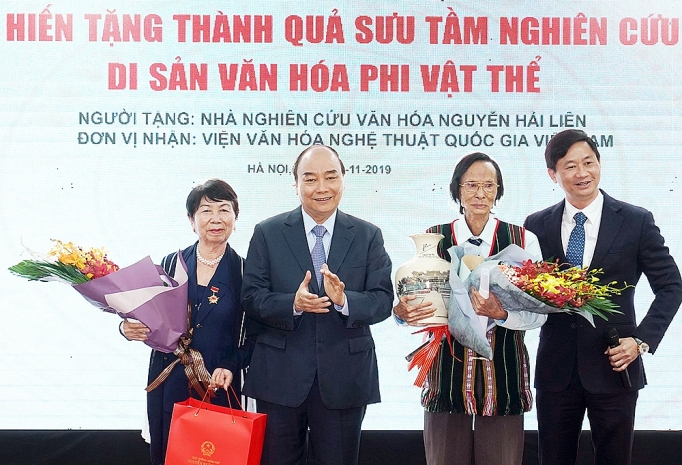 van hoa dan gian la ma dinh danh de moi dan toc hoi nhap voi the gioi