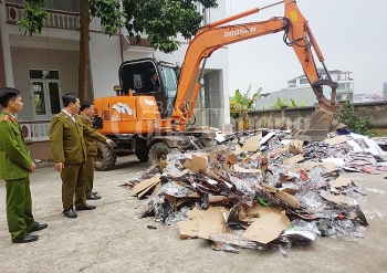 Vĩnh Phúc: Tiêu hủy 2.900 sản phẩm đồ chơi nhập lậu    