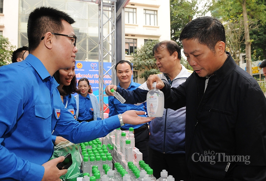 tuoi tre bo cong thuong dong hanh cung nong dan tieu thu nong san