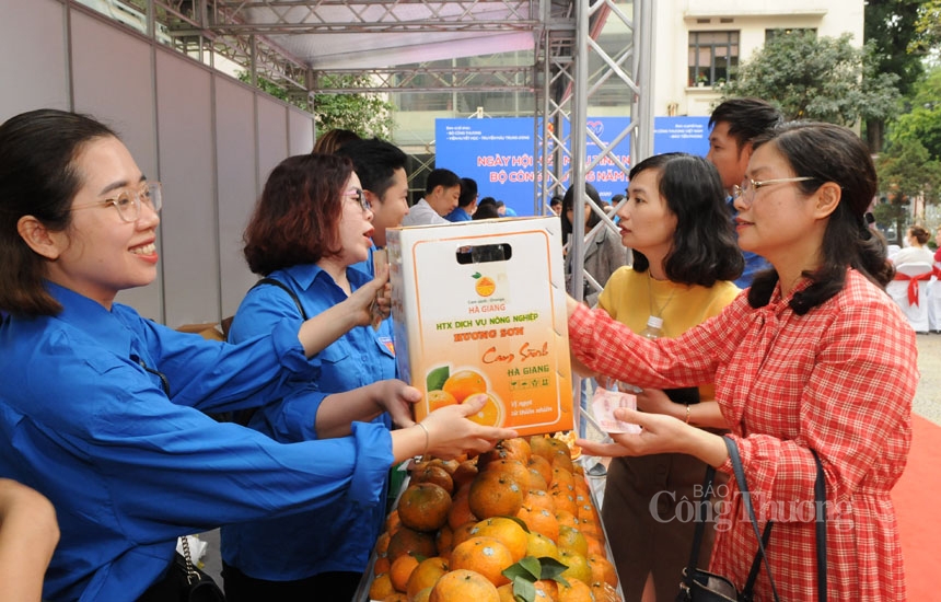 tuoi tre bo cong thuong dong hanh cung nong dan tieu thu nong san