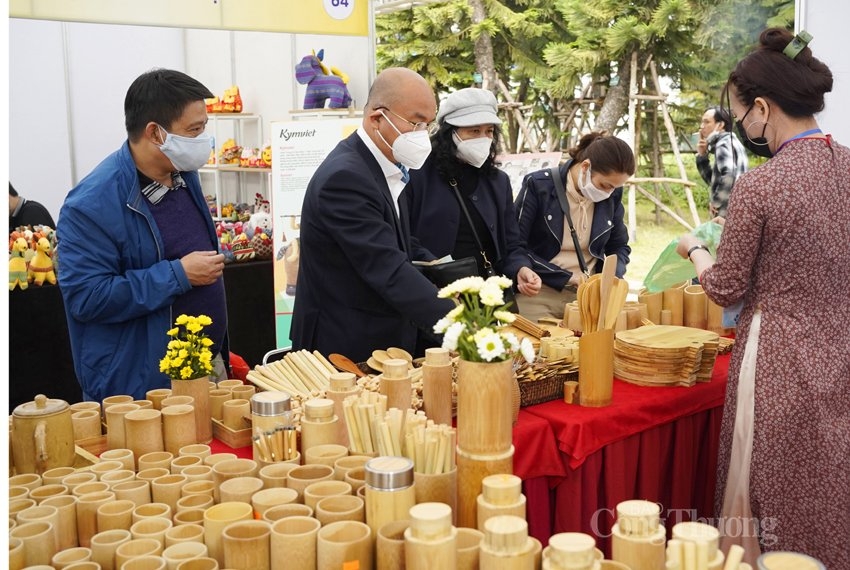 “Tiêu dùng an toàn trong thời kỳ bình thường mới”