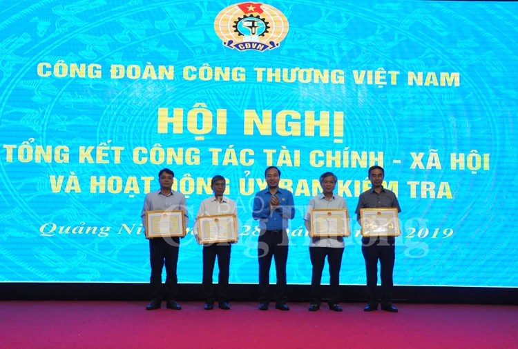 xac dinh nhiem vu trong tam dot pha trong hoat dong cong doan