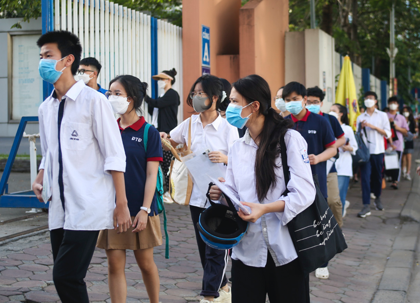 ngay mai ha noi hop xet diem chuan vao lop 10